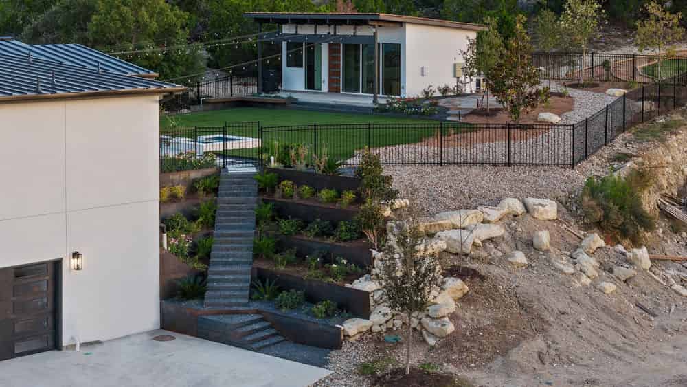  Landscape Install image